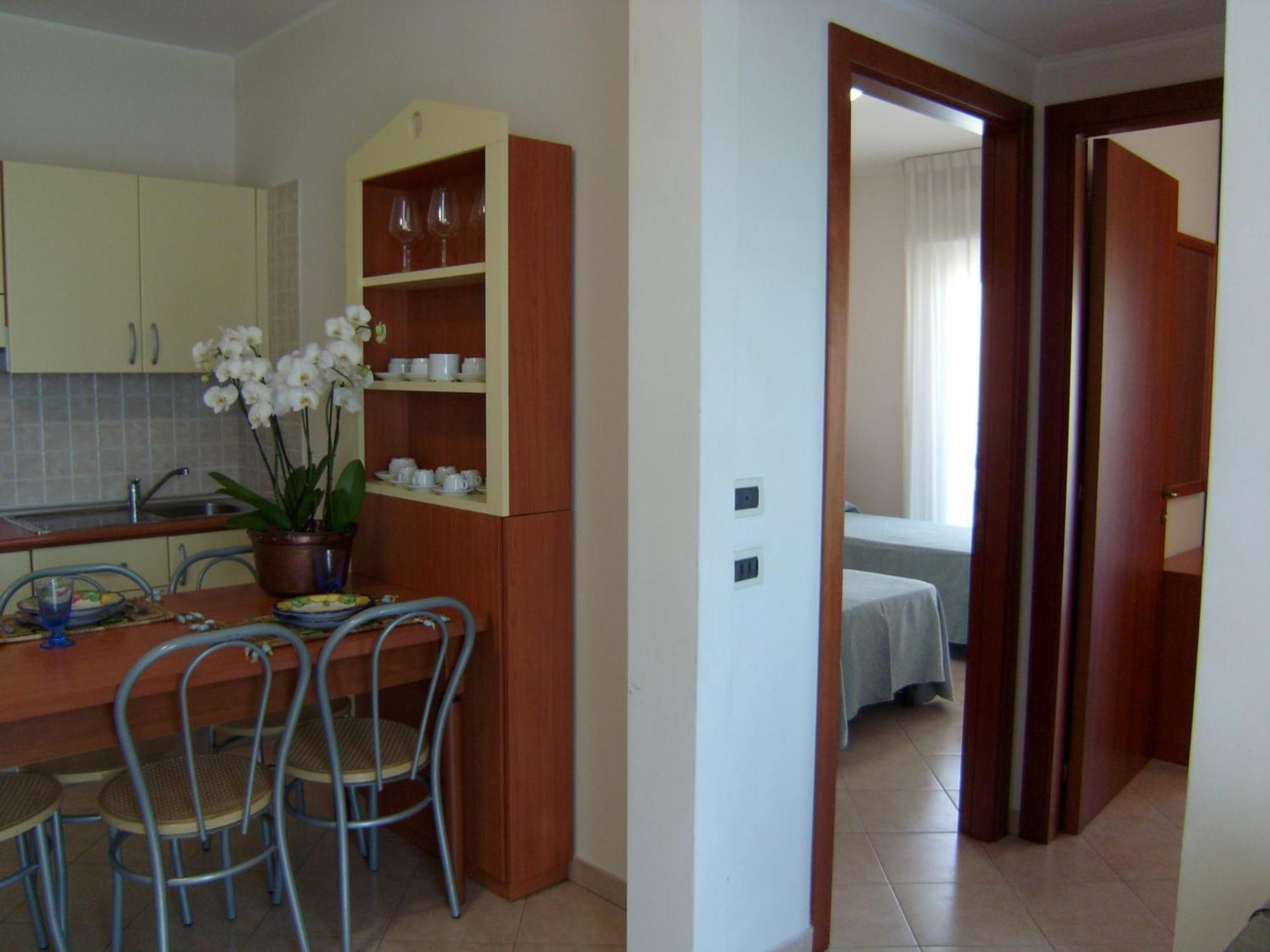 Residence Torre Del Mar Alba Adriatica Quarto foto