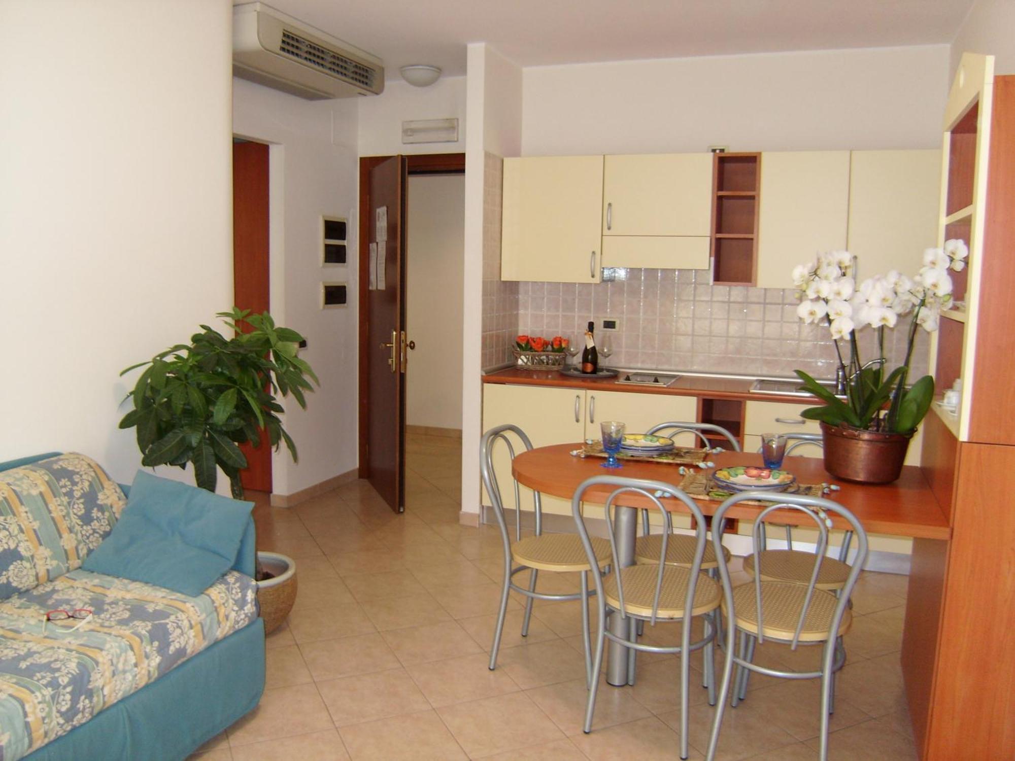 Residence Torre Del Mar Alba Adriatica Quarto foto