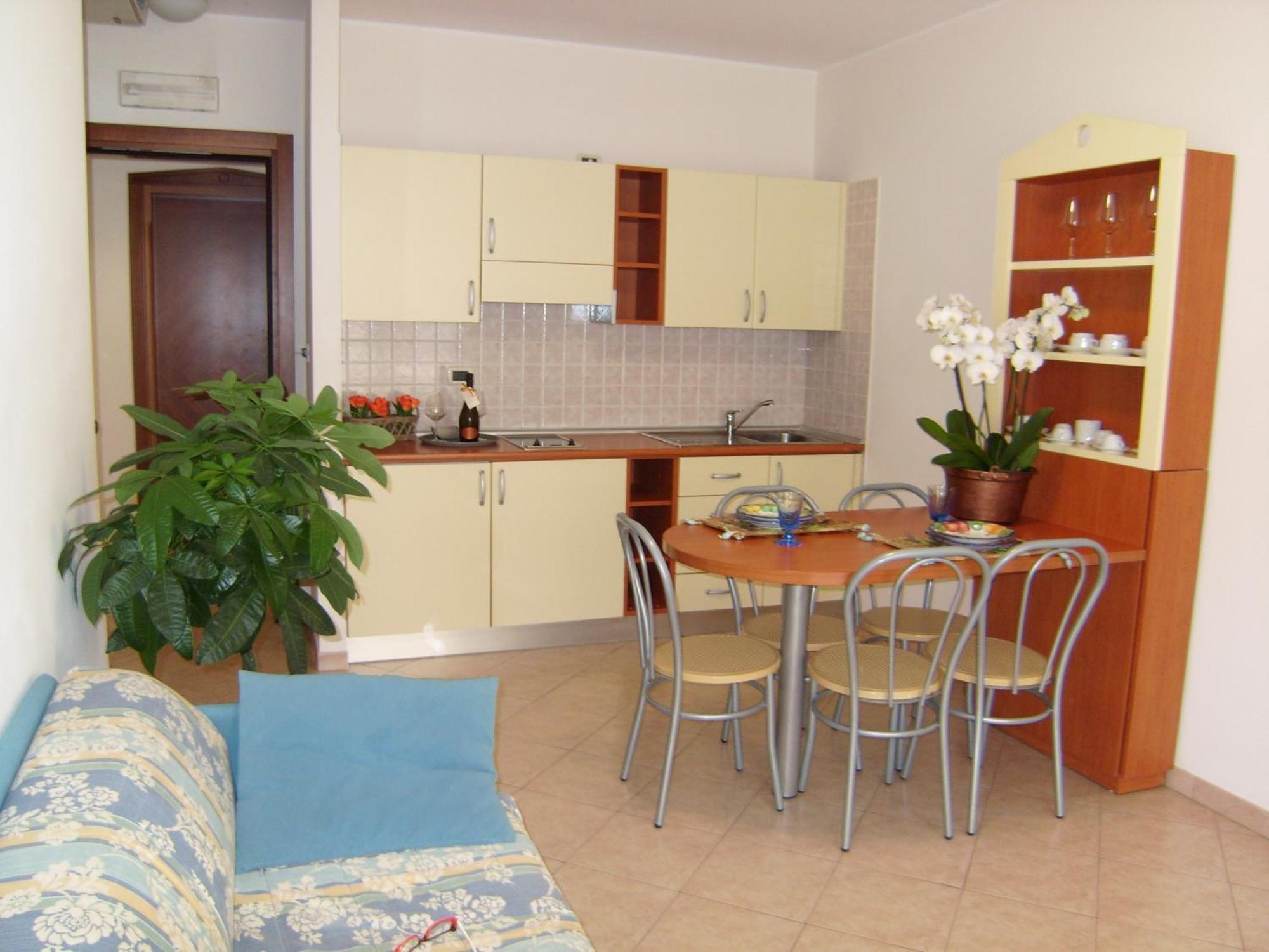 Residence Torre Del Mar Alba Adriatica Quarto foto